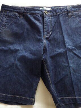 Canyon River Blues Woman's Jean Shorts Size 18